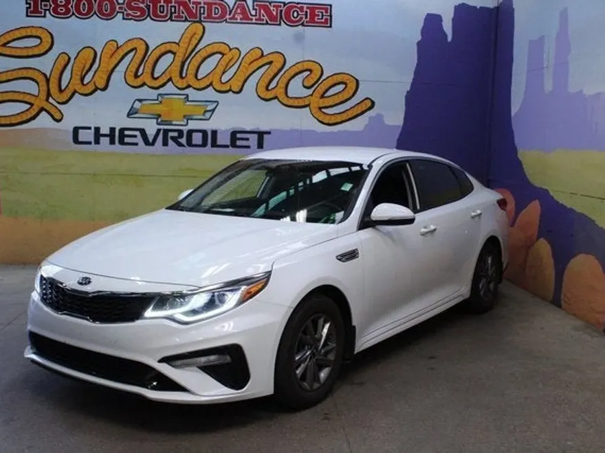 2020 Kia Optima LX photo 1