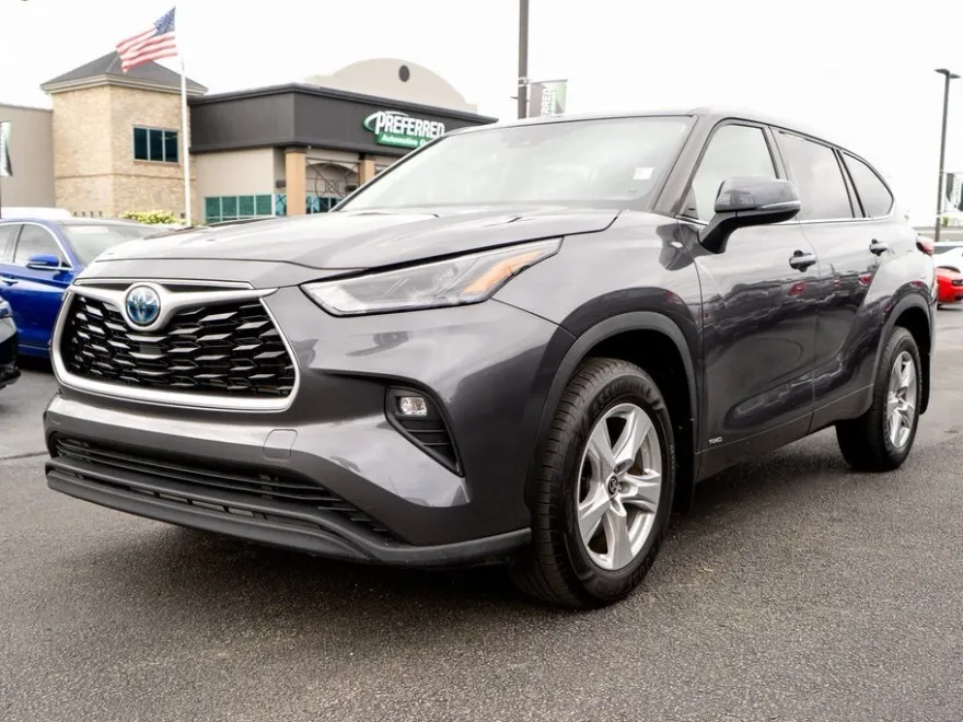 2022 Toyota Highlander Hybrid LE photo 1