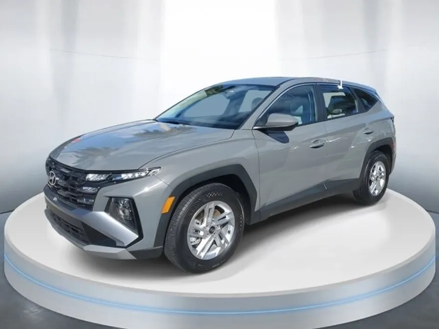 2025 Hyundai Tucson SE photo 1