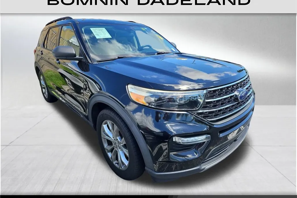 2020 Ford Explorer XLT photo 1