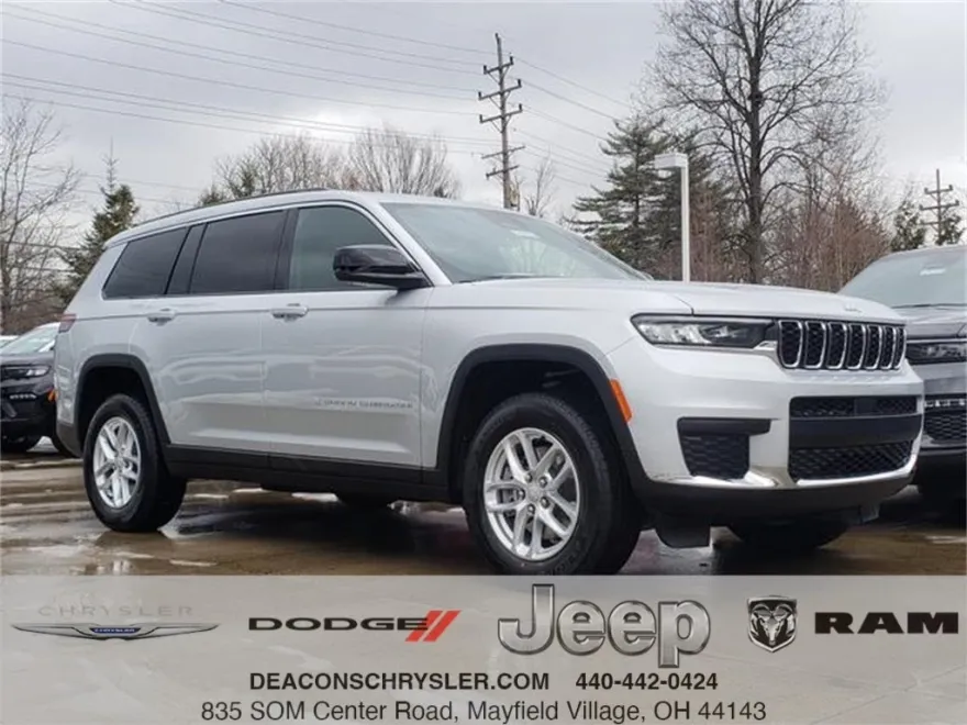 2025 Jeep Grand Cherokee Laredo photo 1