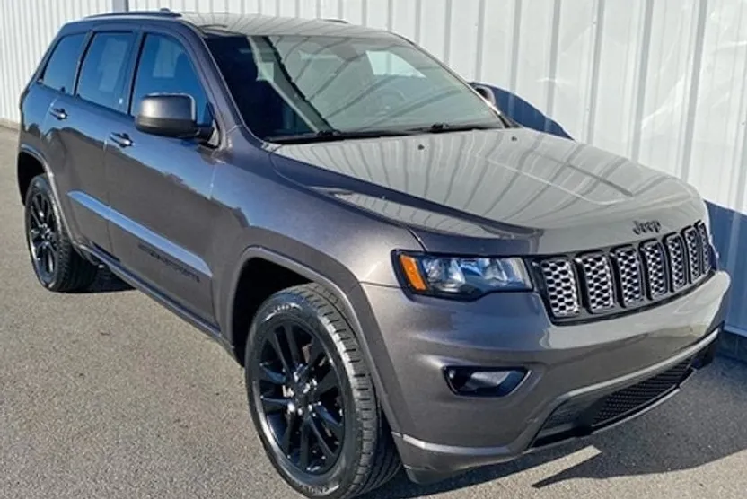 2019 Jeep Grand Cherokee Altitude photo 1
