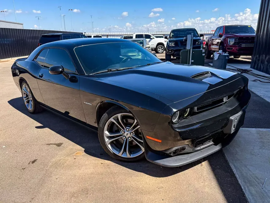 2020 Dodge Challenger R/T photo 1