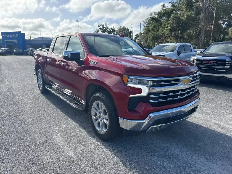 2024 Chevrolet Silverado 1500 photo 1