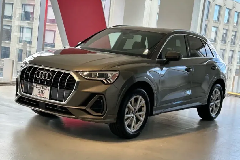2025 Audi Q3 S line Premium 45 TFSI photo 1