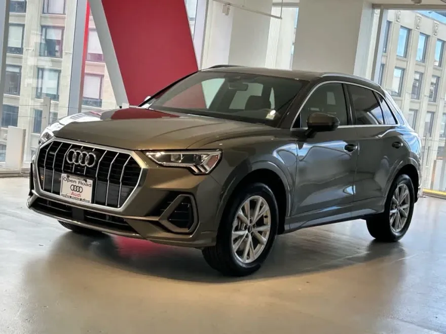 2025 Audi Q3 S line Premium 45 TFSI photo 1