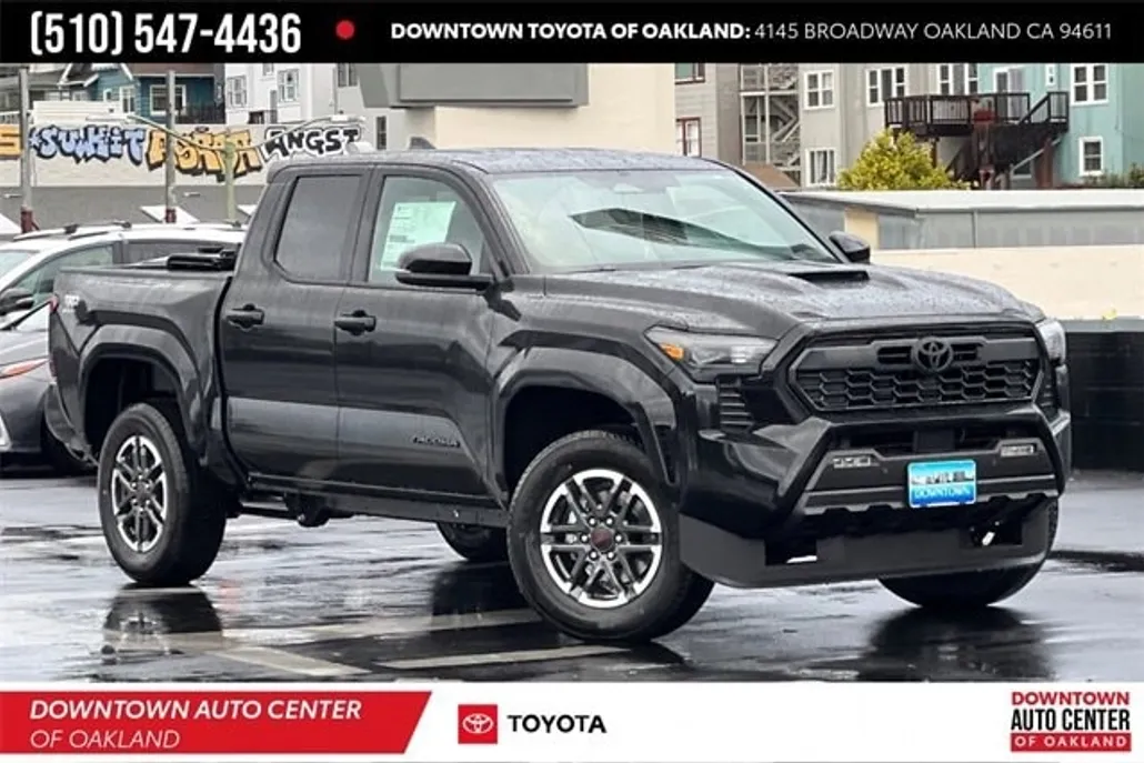 2025 Toyota Tacoma TRD Sport photo 1