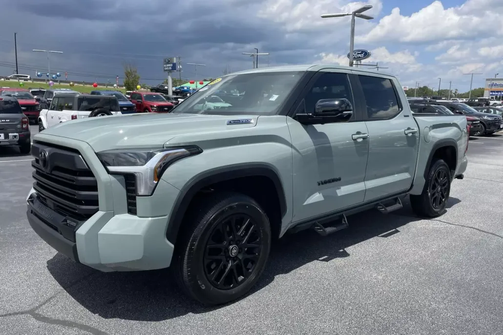 2025 Toyota Tundra Limited photo 1