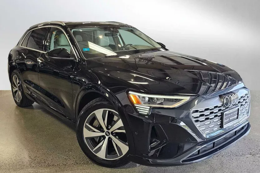 2024 Audi Q8 E-tron Premium Plus photo 1