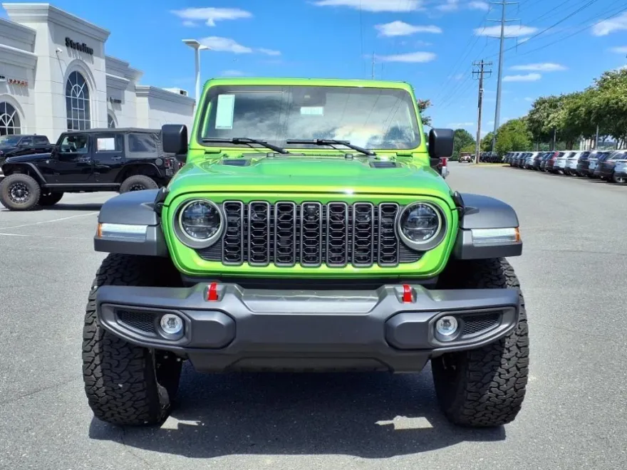 2025 Jeep Wrangler Rubicon photo 1