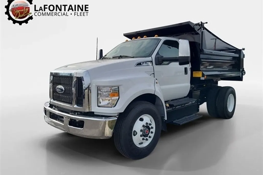 2025 Ford F-750 photo 1