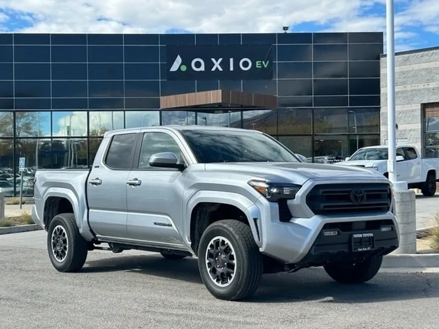 2025 Toyota Tacoma SR5 photo 1