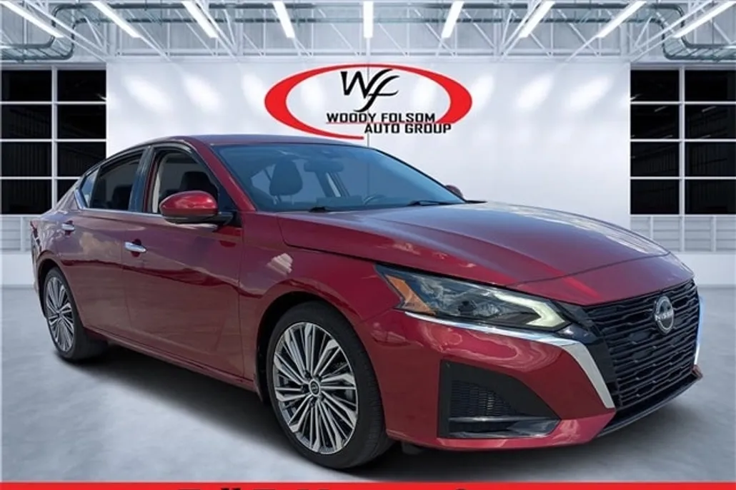 2024 Nissan Altima 2.5 SL photo 1