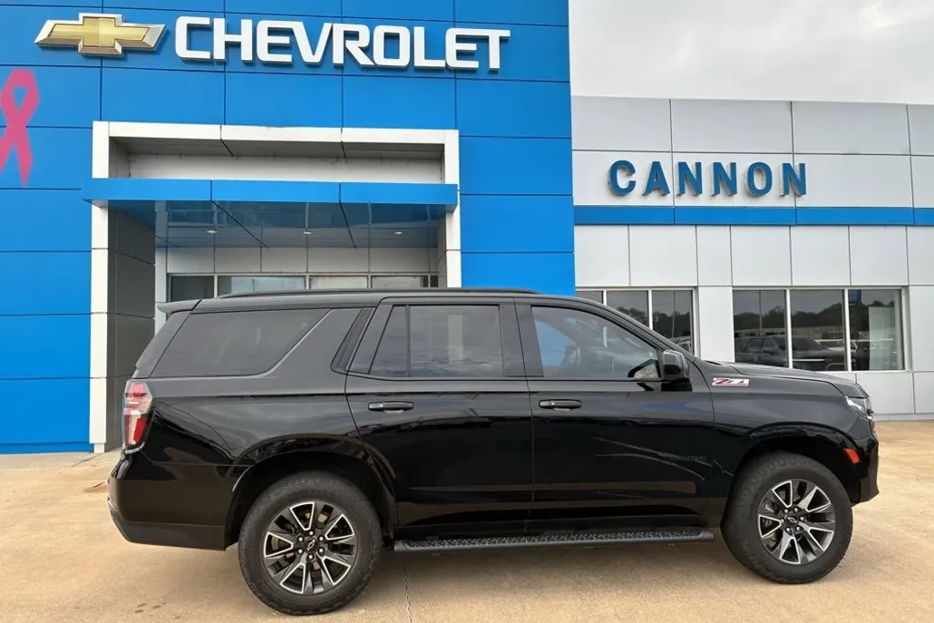 2023 Chevrolet Tahoe Z71 photo 1