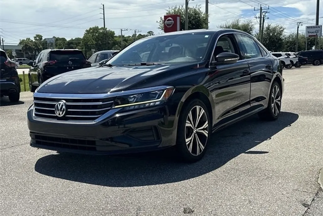 2022 Volkswagen Passat 2.0T SE photo 1