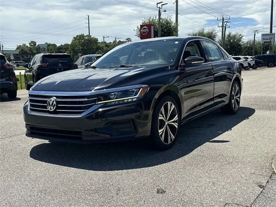 2022 Volkswagen Passat 2.0T SE photo 1