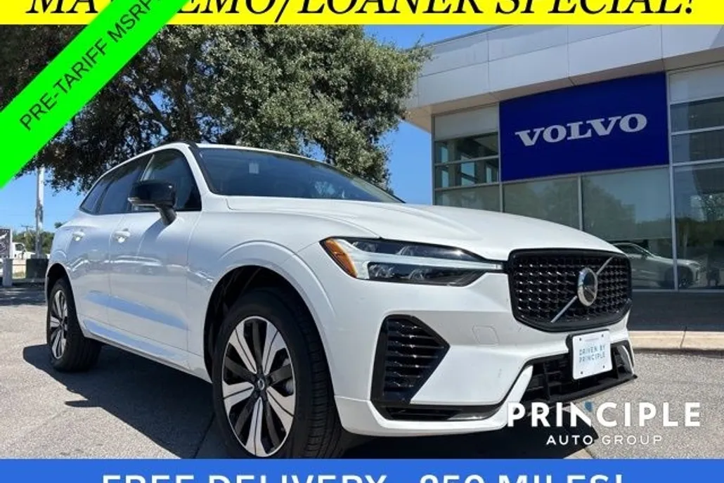 2025 Volvo XC60 Hybrid T8 Core photo 1