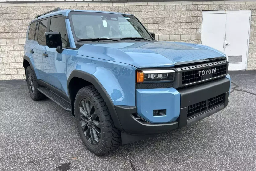 2025 Toyota Land Cruiser photo 1