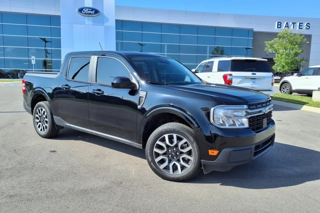 2023 Ford Maverick Lariat photo 1