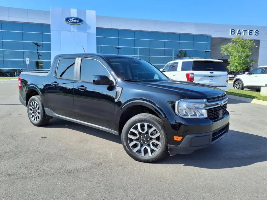 2023 Ford Maverick Lariat photo 1