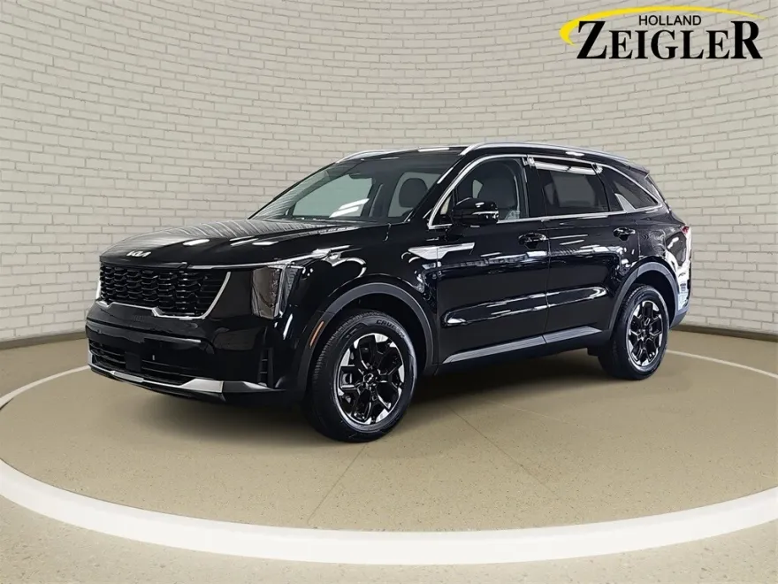 2025 Kia Sorento S photo 1