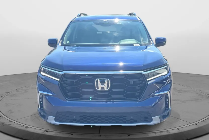 2025 Honda Pilot Touring photo 1
