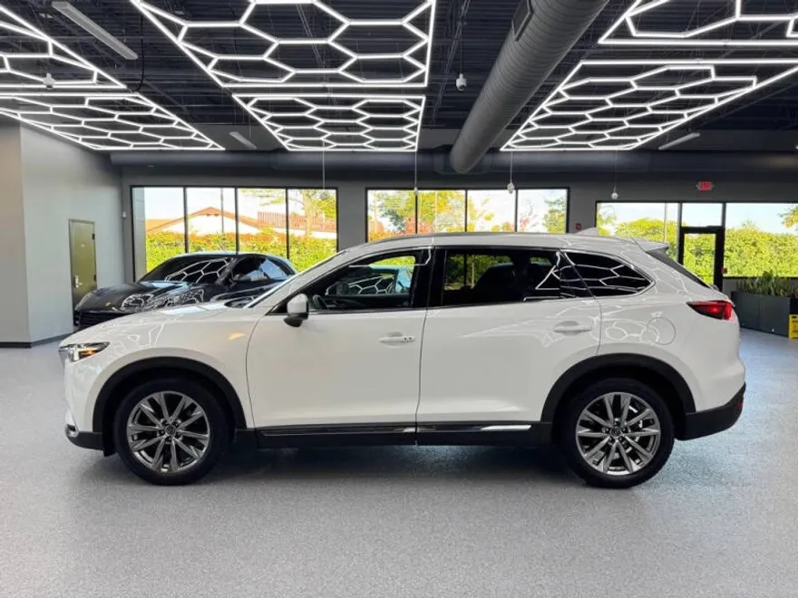 2018 Mazda CX-9 Grand Touring photo 1