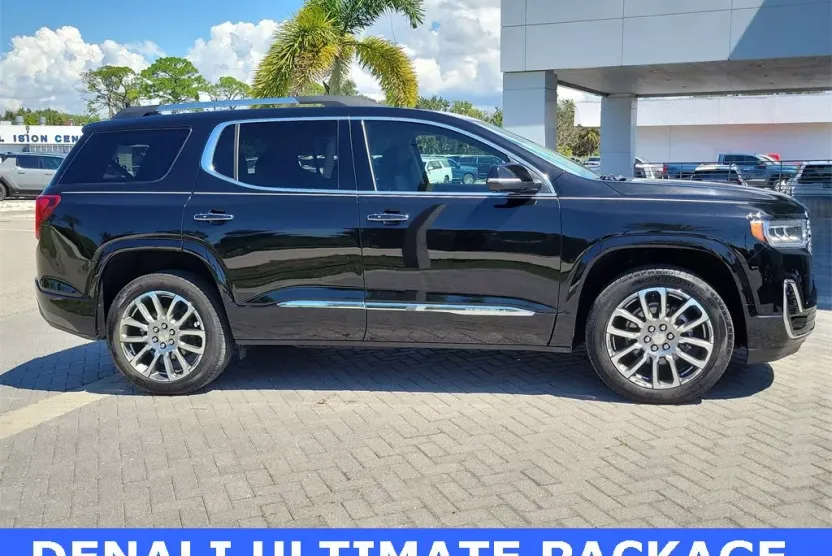 2023 Gmc Acadia Denali photo 1