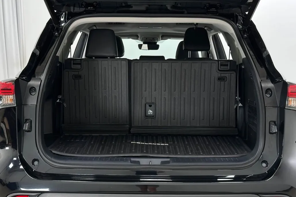 2022 Toyota Highlander XLE photo 1