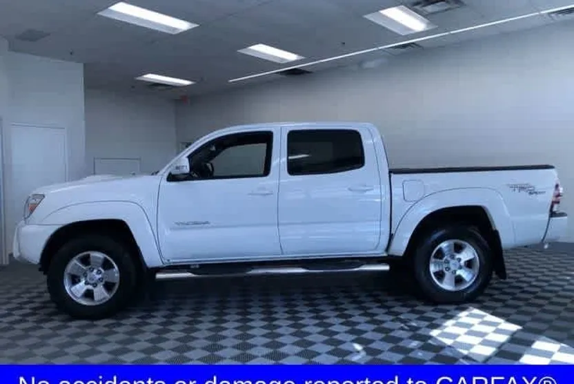 2013 Toyota Tacoma Double Cab V6 4x4 photo 1