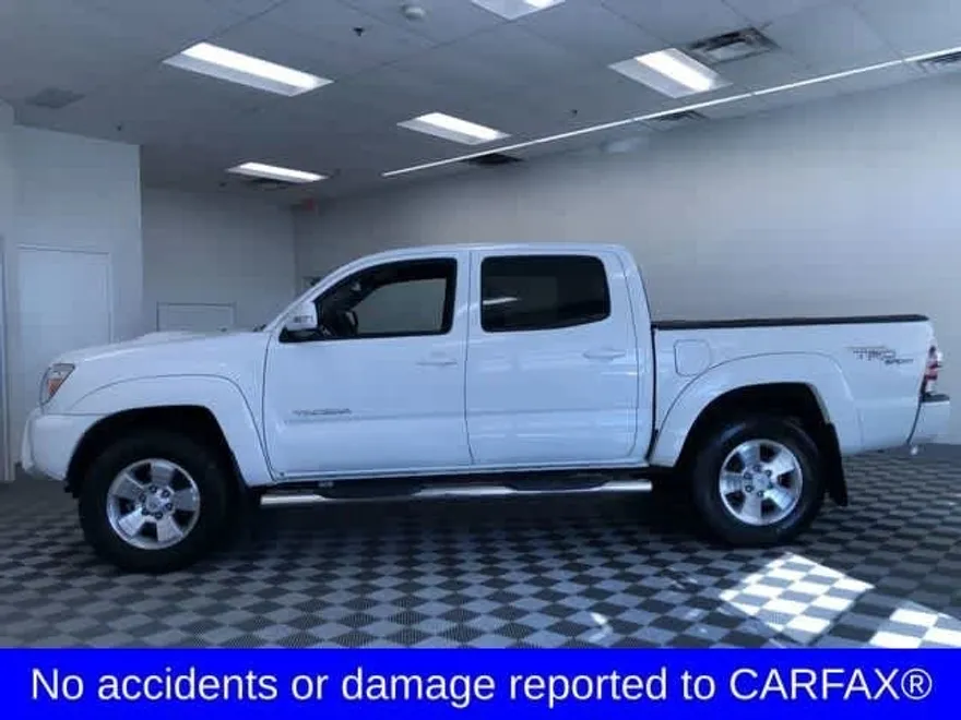 2013 Toyota Tacoma Double Cab V6 4x4 photo 1