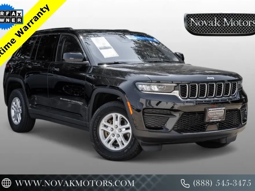 2022 Jeep Grand Cherokee Laredo photo 1