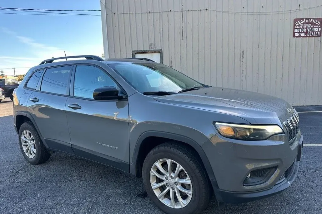 2022 Jeep Cherokee Latitude Lux photo 1