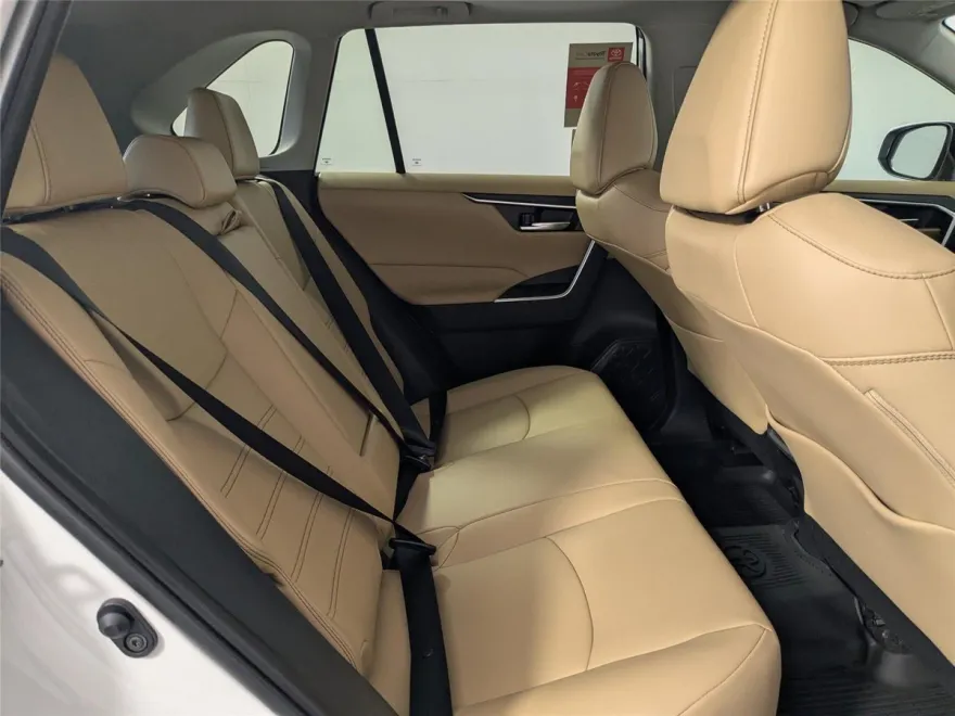 2025 Toyota RAV4 XLE Premium photo 1