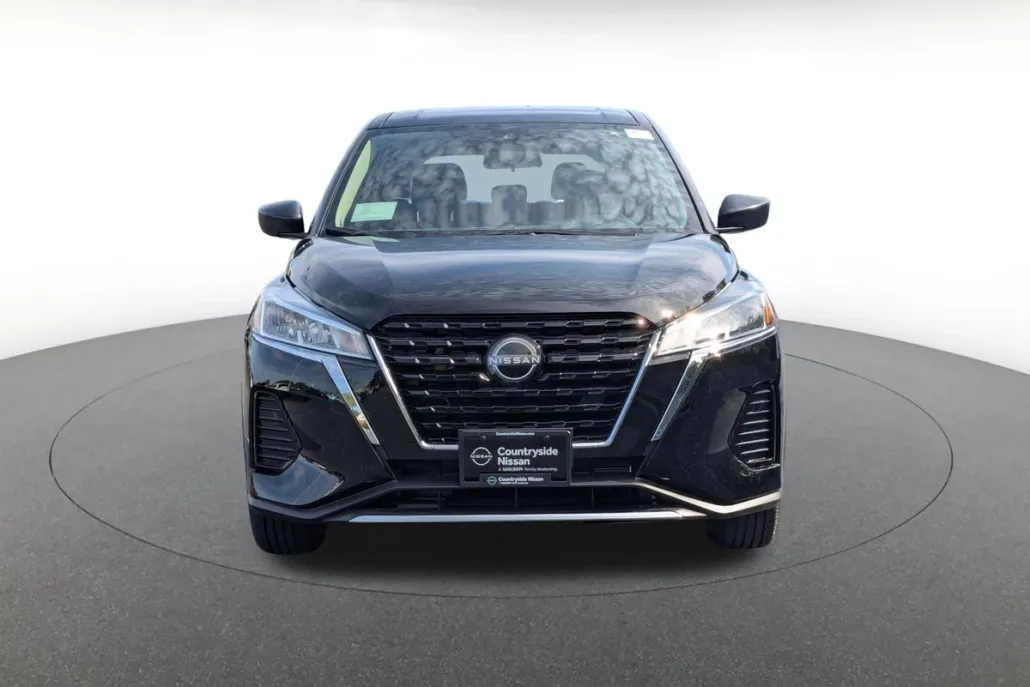 2025 Nissan Kicks Play S photo 1