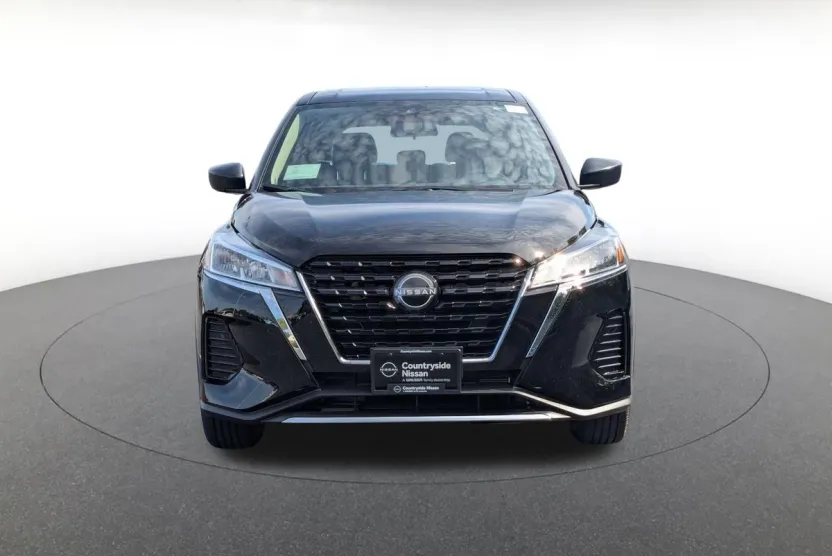 2025 Nissan Kicks Play S photo 1