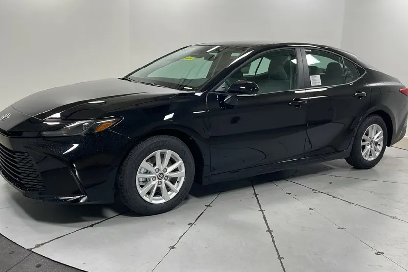 2026 Toyota Camry LE photo 1