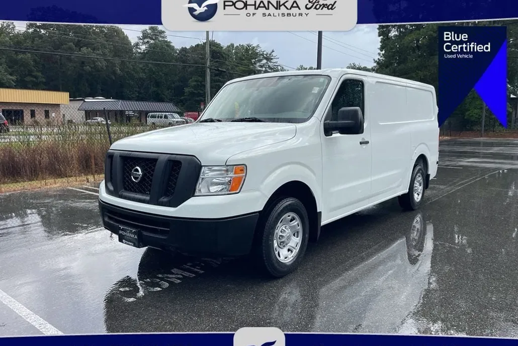2017 Nissan NV2500 HD SV photo 1