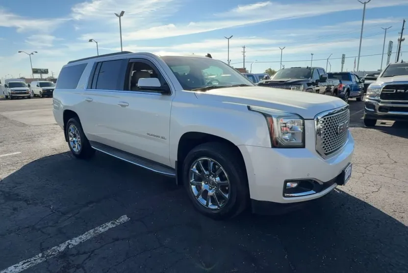 2015 Gmc Yukon XL SLT photo 1