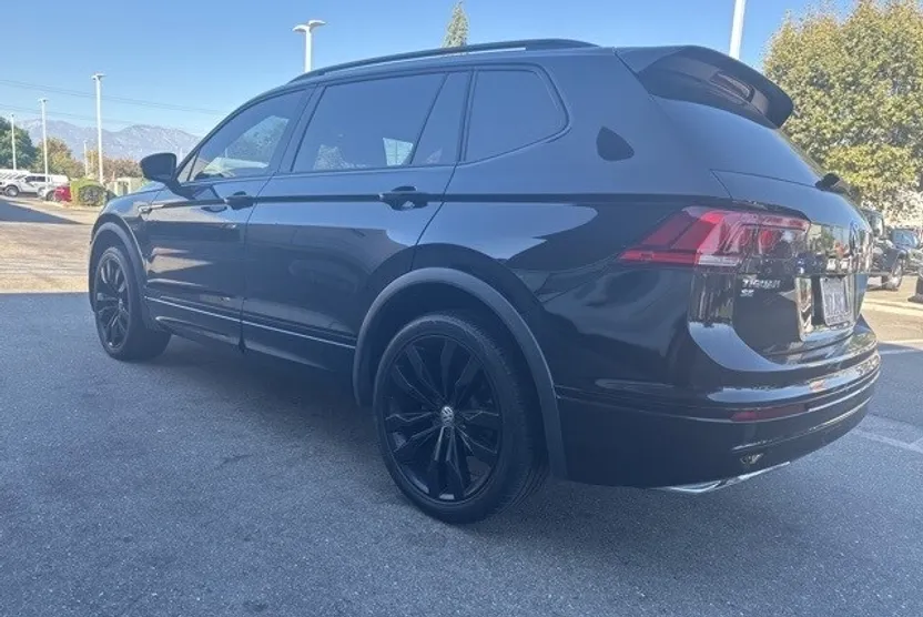 2021 Volkswagen Tiguan SE R-Line Black photo 1