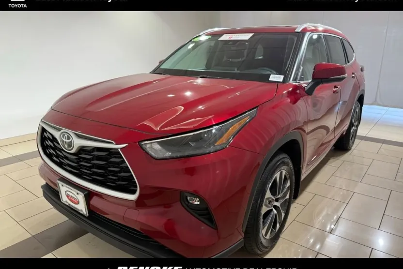 2022 Toyota Highlander XLE photo 1