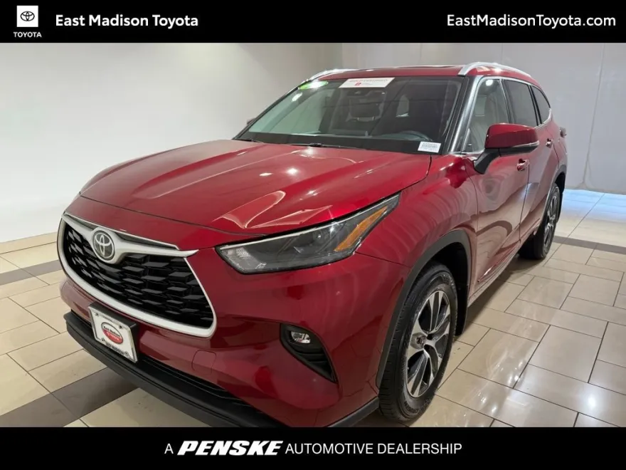2022 Toyota Highlander XLE photo 1