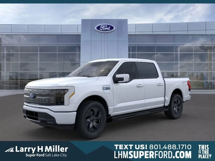 2025 Ford F-150 Lightning Lariat photo 1