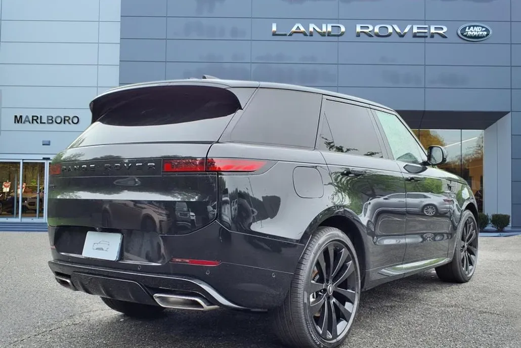 2025 Land Rover Range Rover Sport SE photo 1