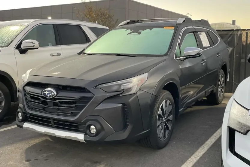 2023 Subaru Outback Touring XT photo 1