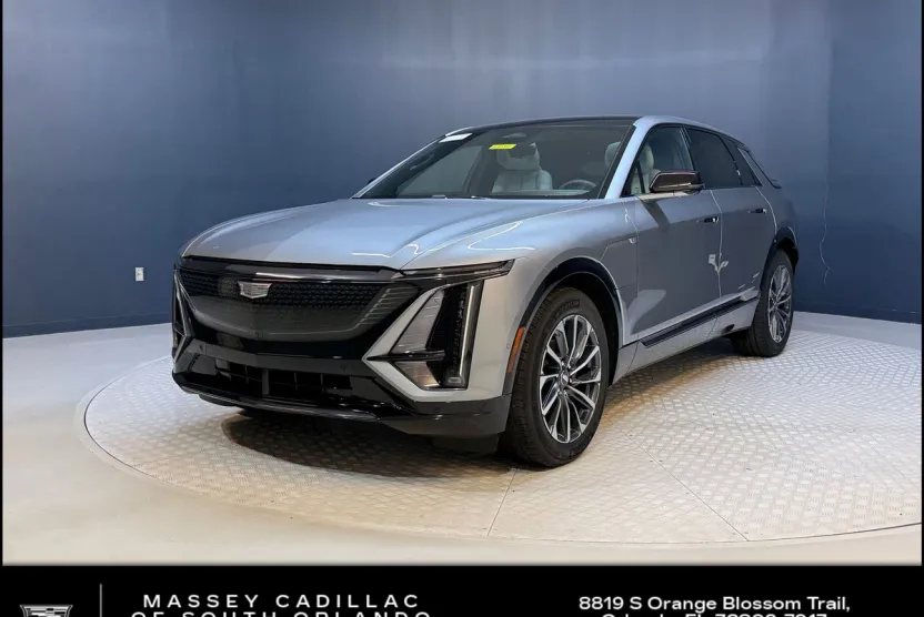 2025 Cadillac Lyriq Sport photo 1