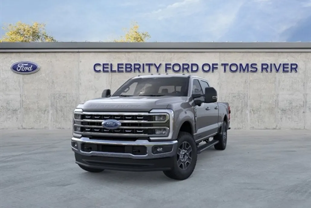 2025 Ford F-250 Lariat photo 2