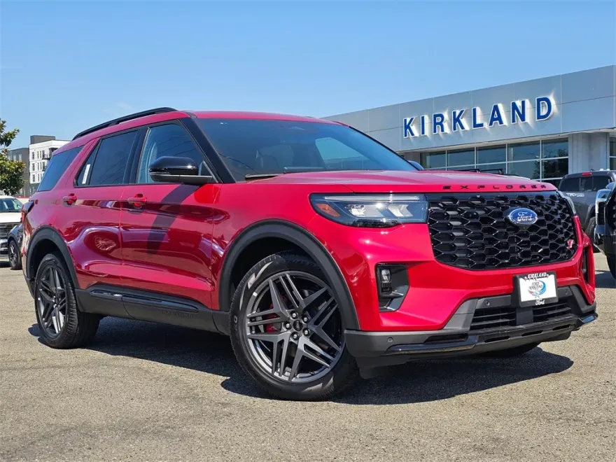 2025 Ford Explorer ST photo 1