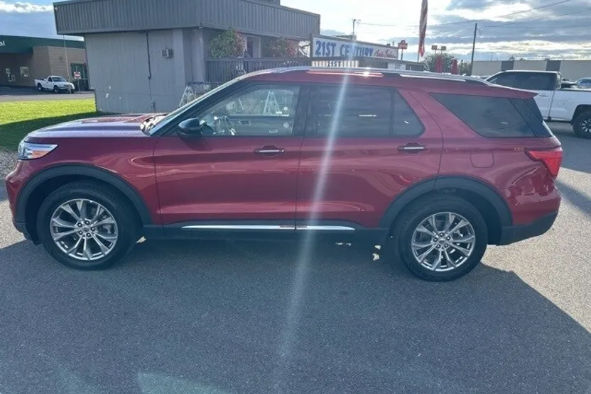 2024 Ford Explorer Limited photo 1