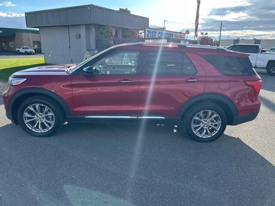 2024 Ford Explorer Limited photo 1